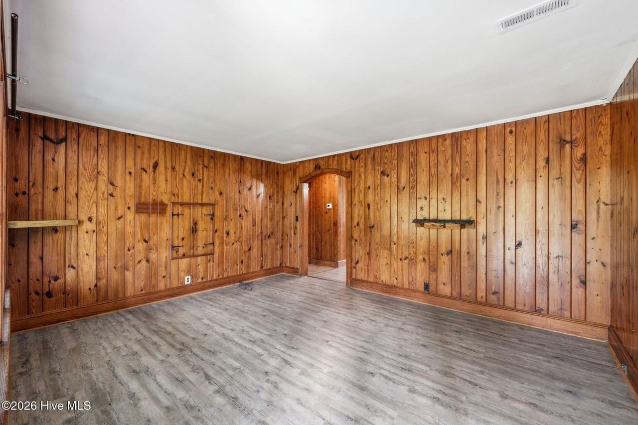 114 Pineview St - Photo 5 of 30