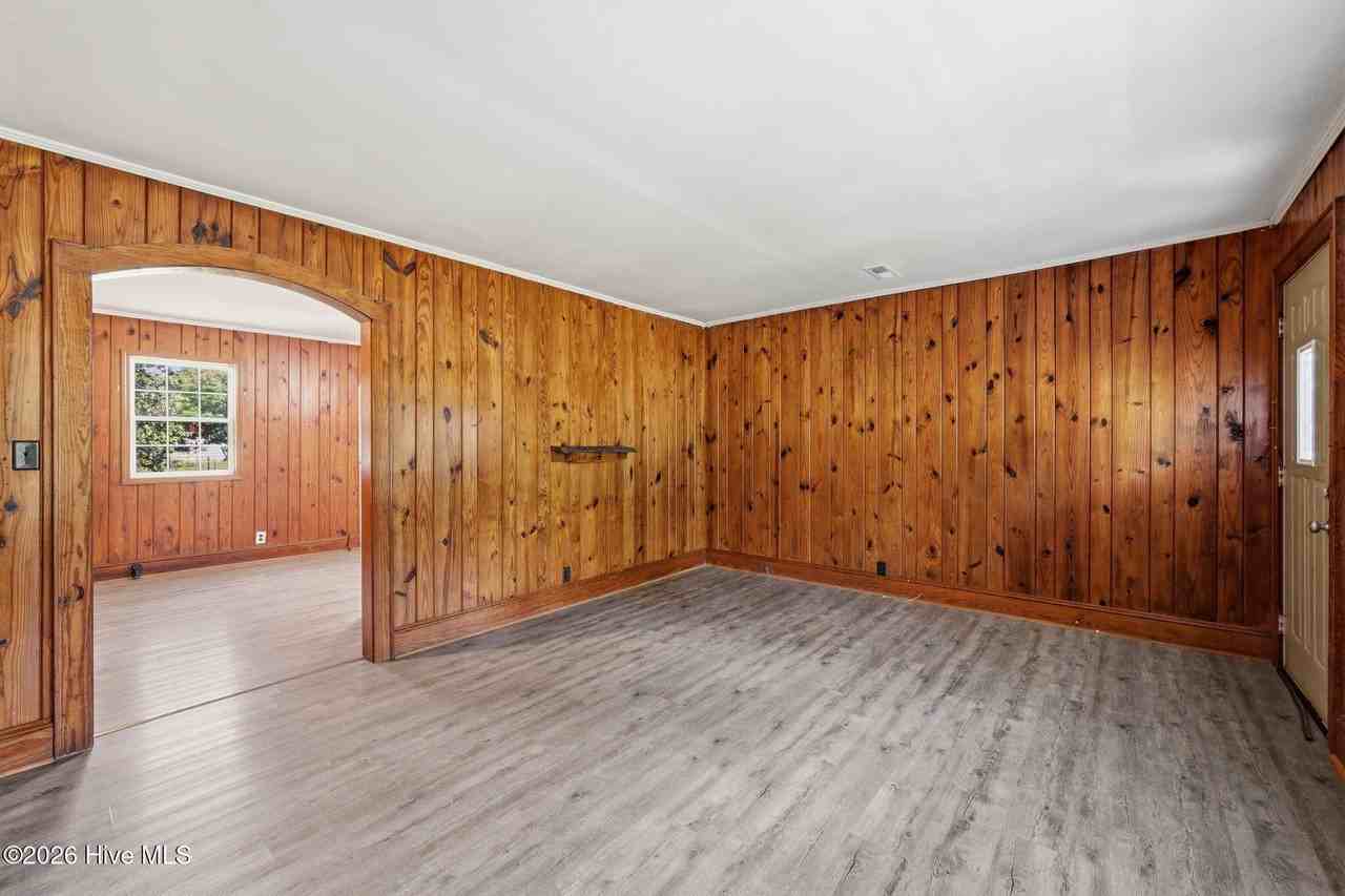 114 Pineview St - Photo 6 of 30