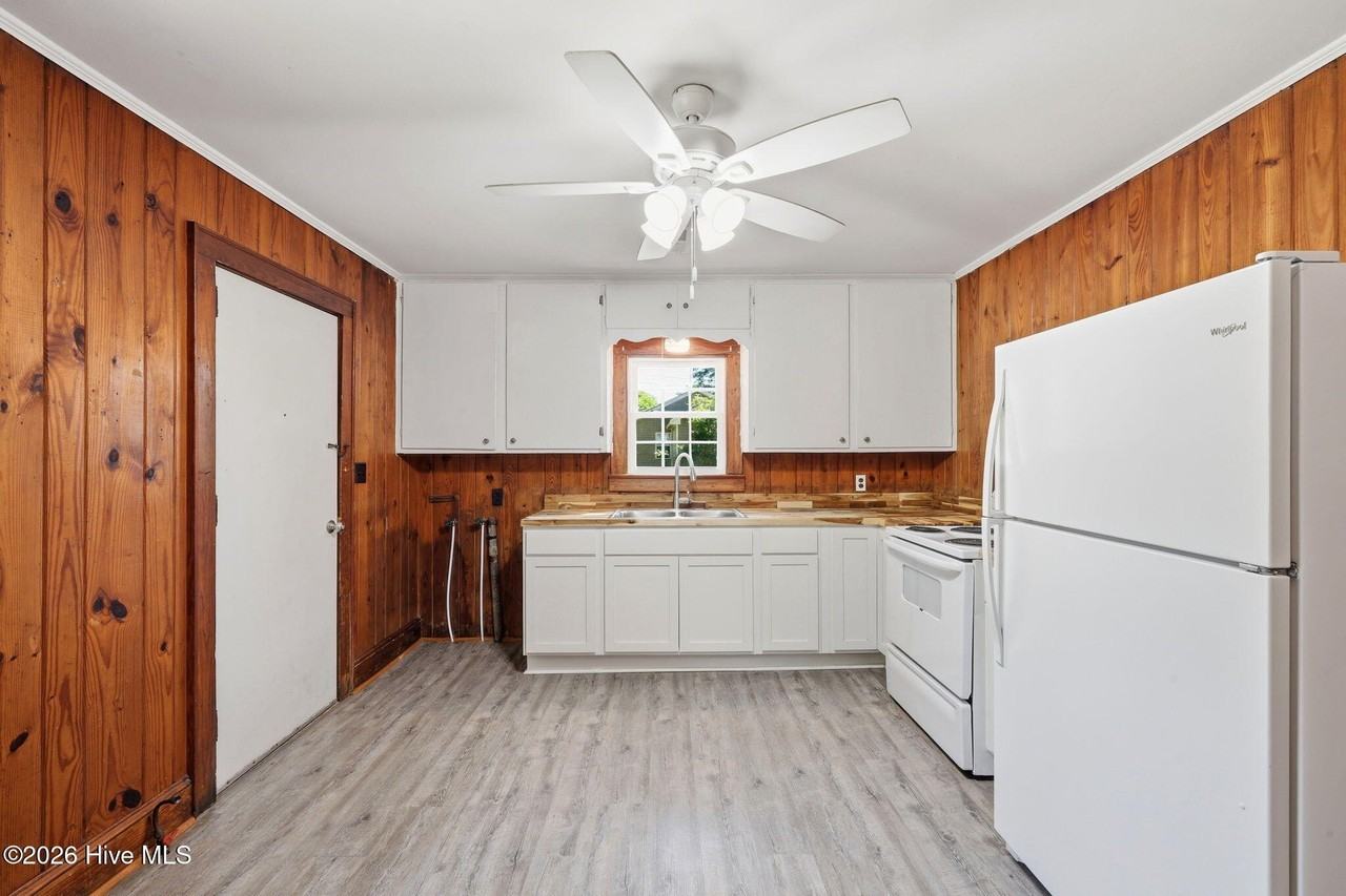 114 Pineview St - Photo 7 of 30