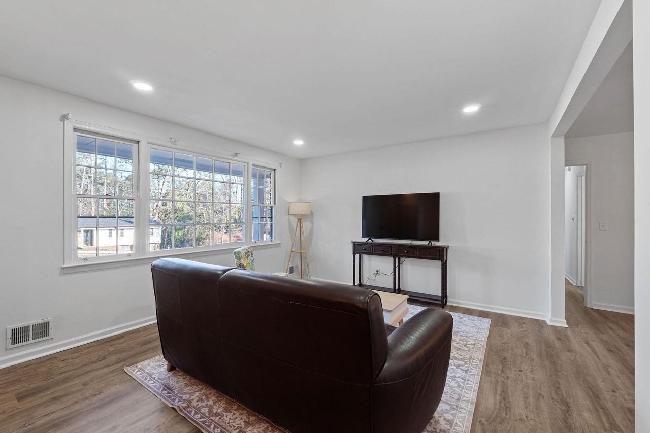 434 Aumond Rd - Photo 5 of 41