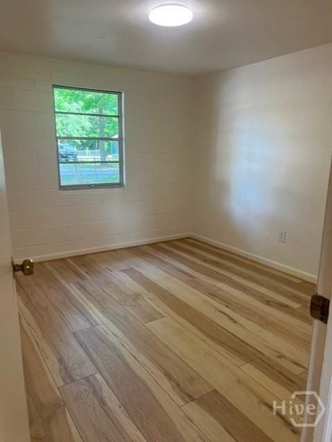 201 Oak St - Photo 6 of 15
