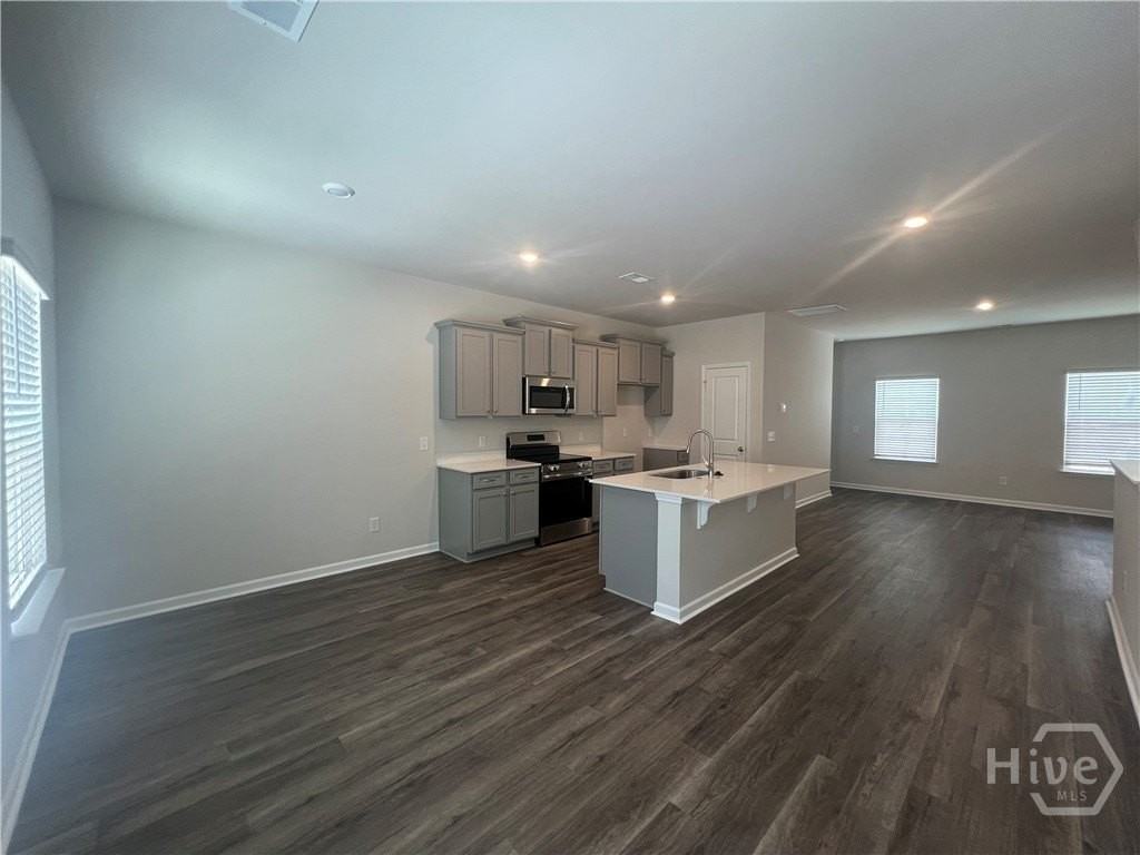 137 Simms Way - Photo 5 of 19