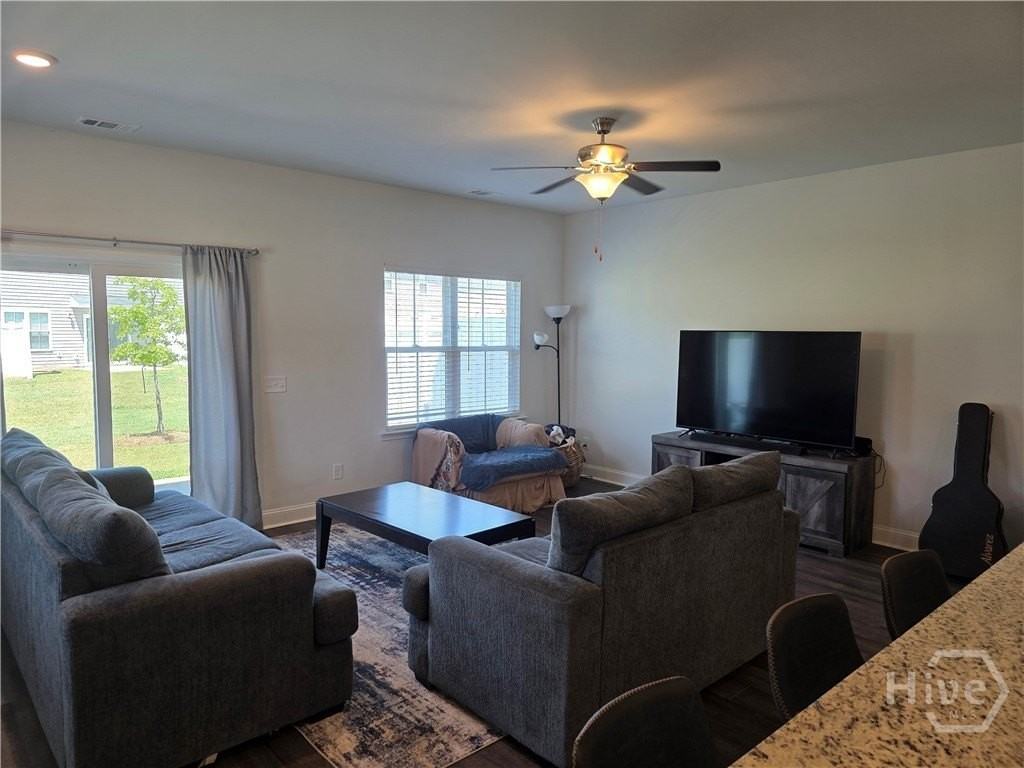 541 Governor Treutlen Cir - Photo 3 of 28