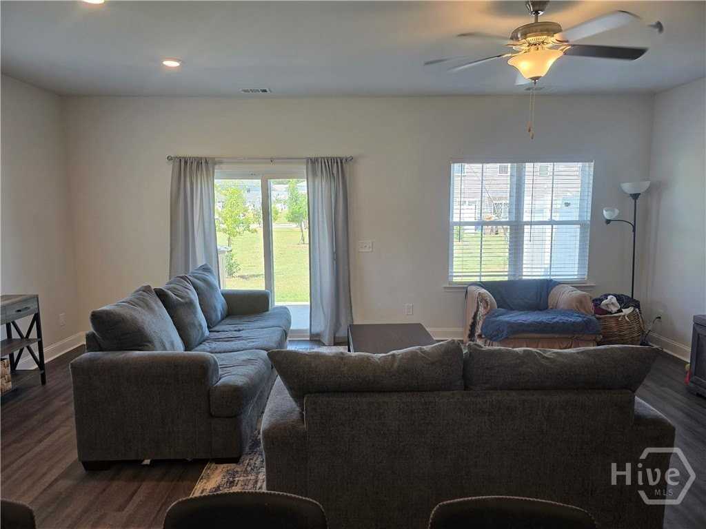 541 Governor Treutlen Cir - Photo 4 of 28
