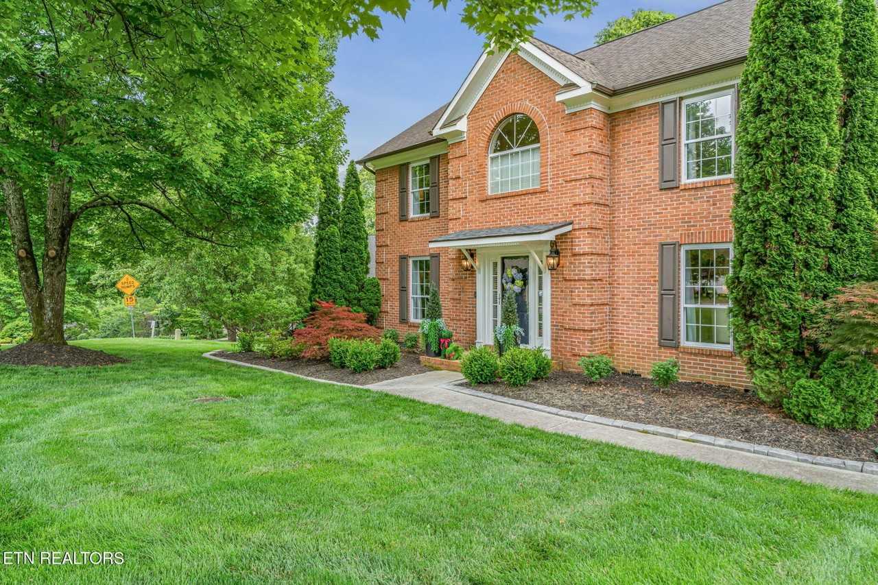 1226 Harrington Dr - Photo 2 of 47