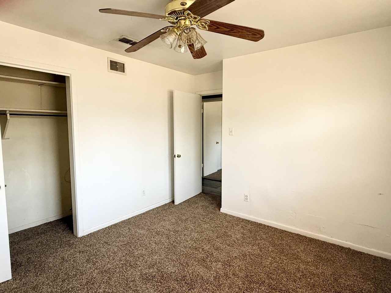 2817 63rd St - Photo 6 of 16