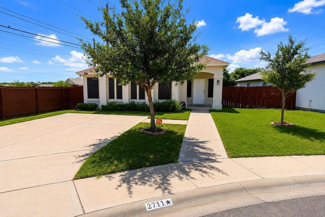 2711 Purdy Ct - Photo 3 of 15