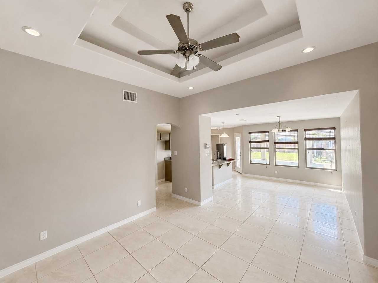 2711 Purdy Ct - Photo 5 of 15