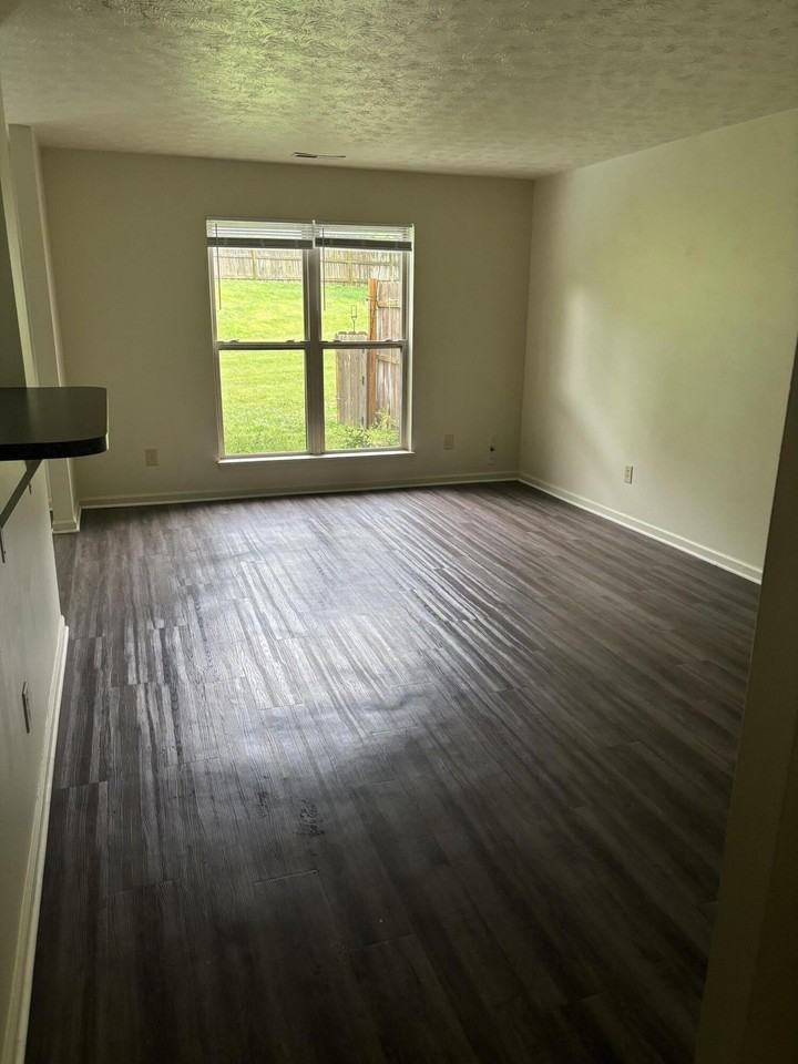230 Breckinridge Dr - Photo 2 of 16