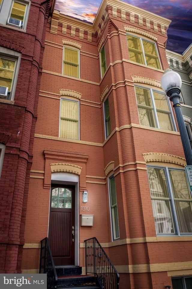 1310 Riggs St Nw - Photo 3 of 50