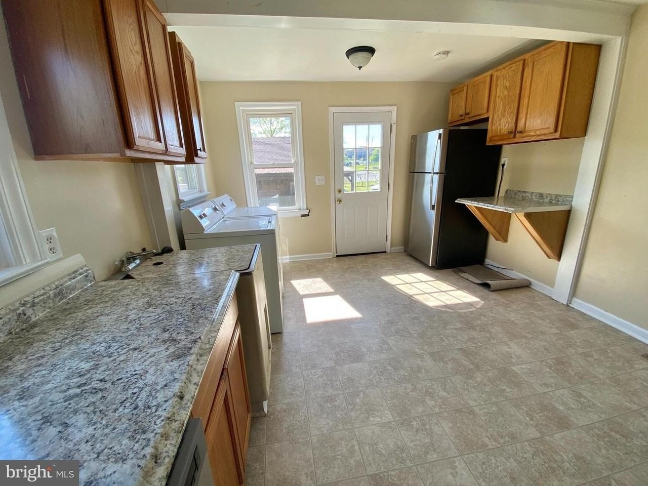 10 Meadow Rd - Photo 4 of 20