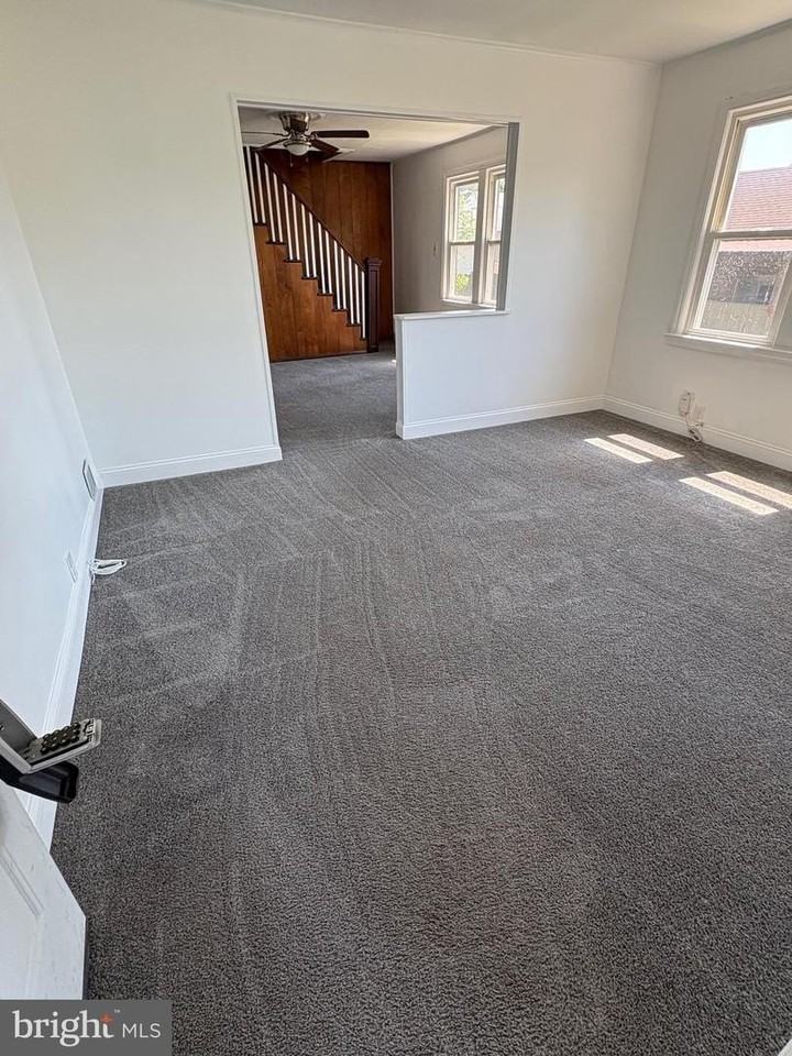 10 Meadow Rd - Photo 7 of 20