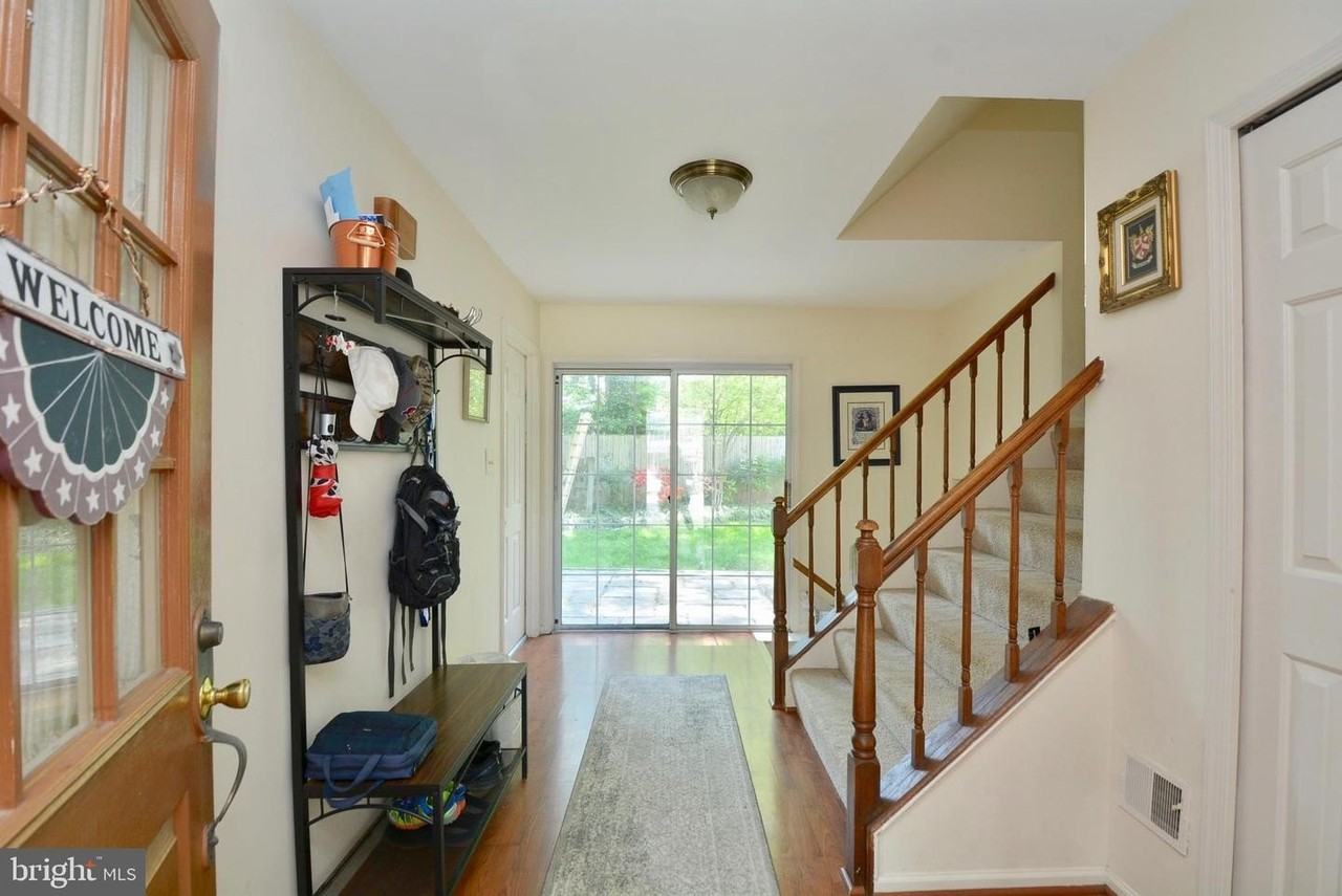 7307 Fathom Ct - Photo 2 of 25