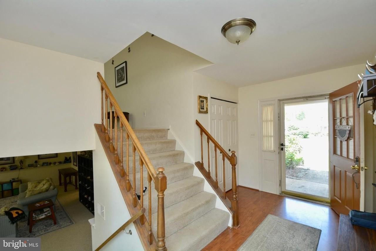 7307 Fathom Ct - Photo 3 of 25