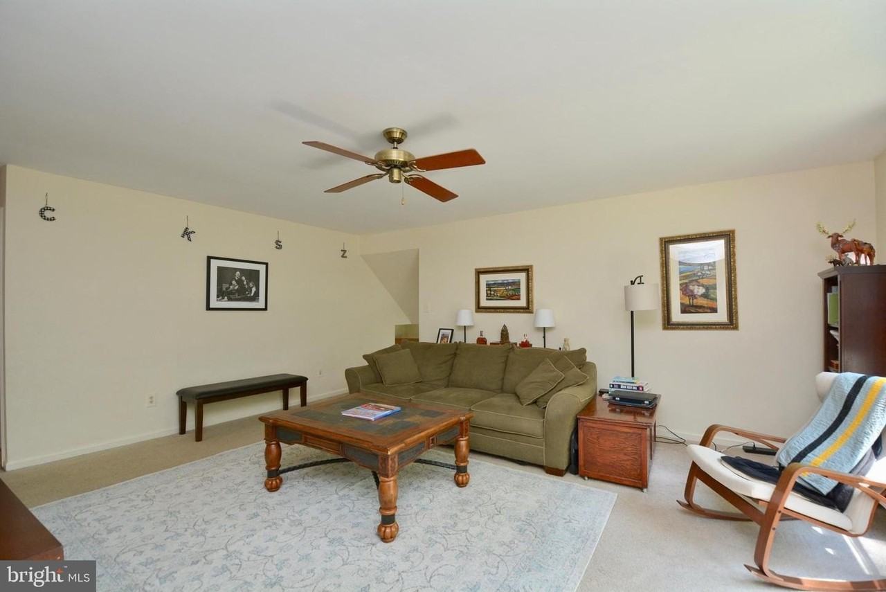 7307 Fathom Ct - Photo 6 of 25
