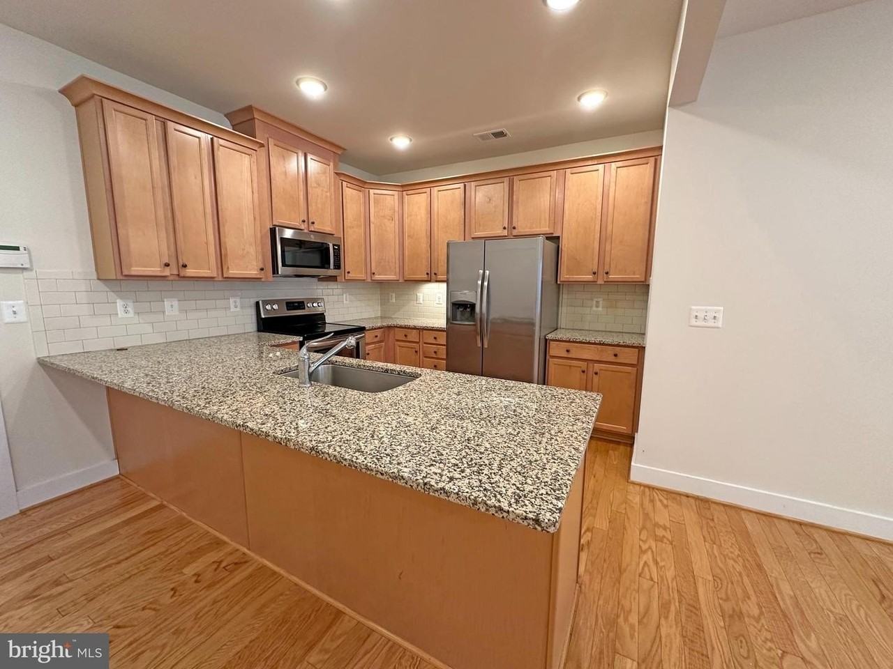 44766 Tiverton Sq - Photo 5 of 38