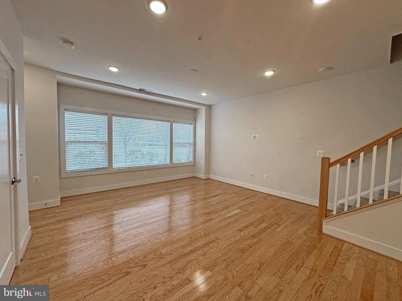 44766 Tiverton Sq - Photo 6 of 38
