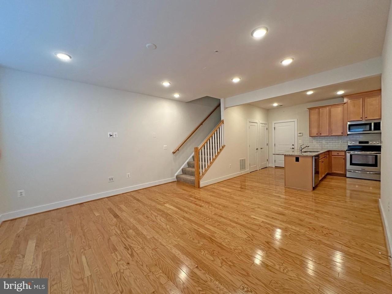 44766 Tiverton Sq - Photo 7 of 38