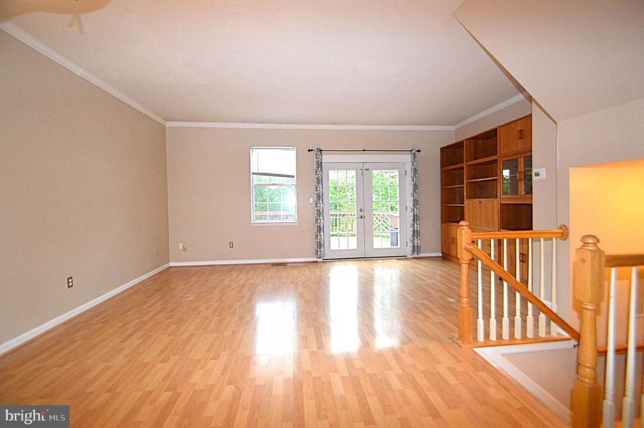 21774 Kings Crossing Ter - Photo 4 of 32