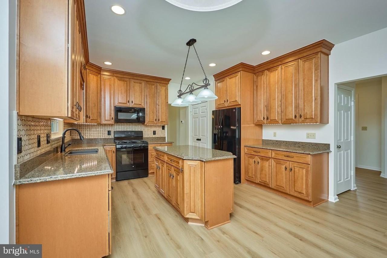8695 Ruby Rise Pl - Photo 7 of 37