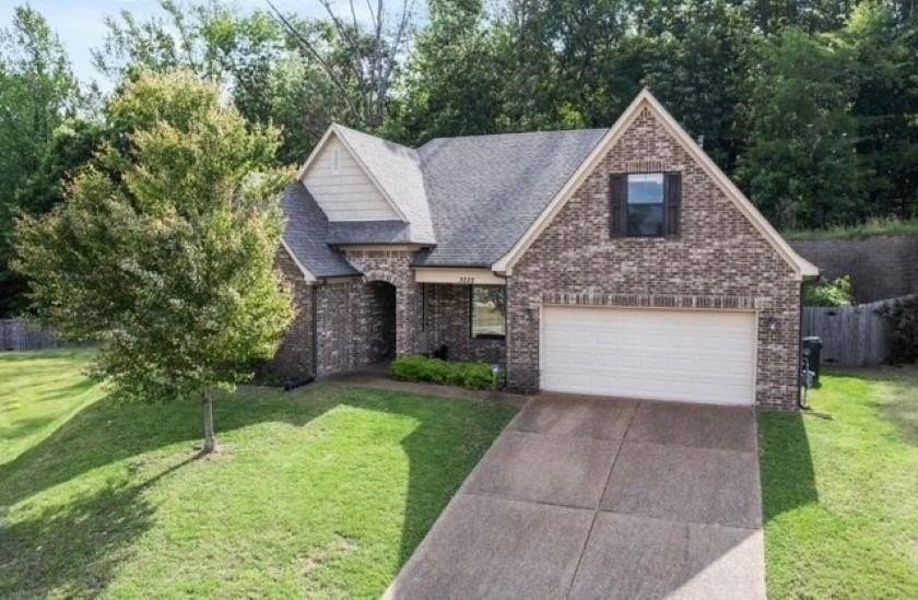 3522 Golden Valley Ln - Photo 2 of 16