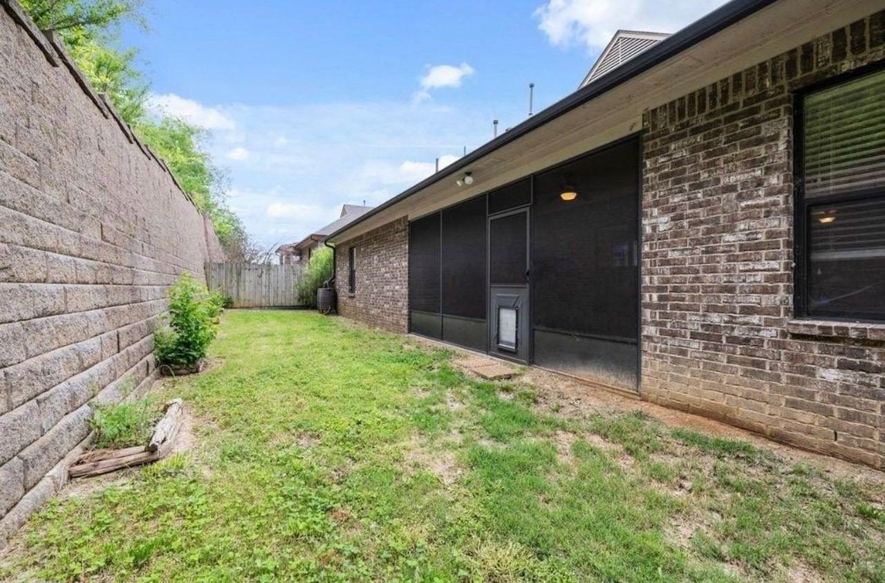 3522 Golden Valley Ln - Photo 5 of 16