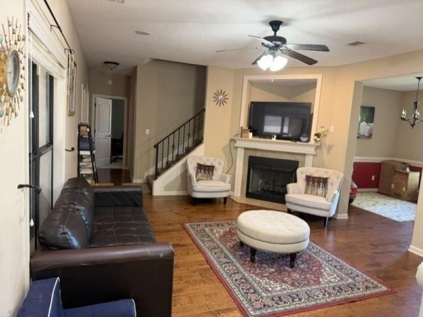 3522 Golden Valley Ln - Photo 6 of 16