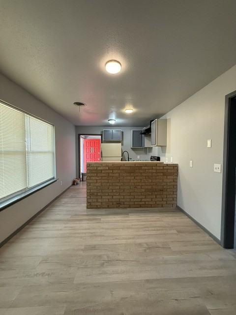 5440 48th St #1 - Photo 4 of 22
