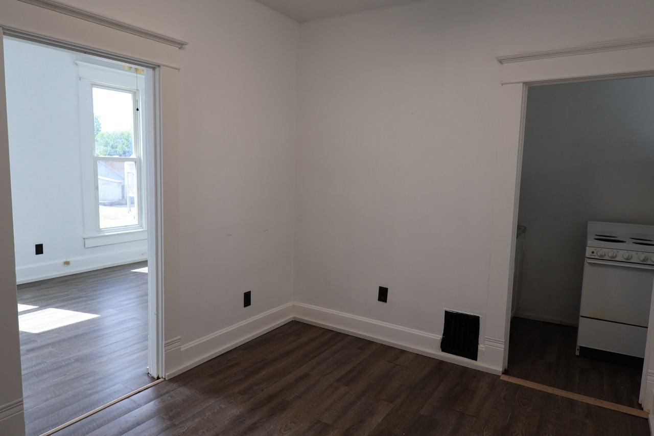 206 4th St #2 - Photo 6 of 30