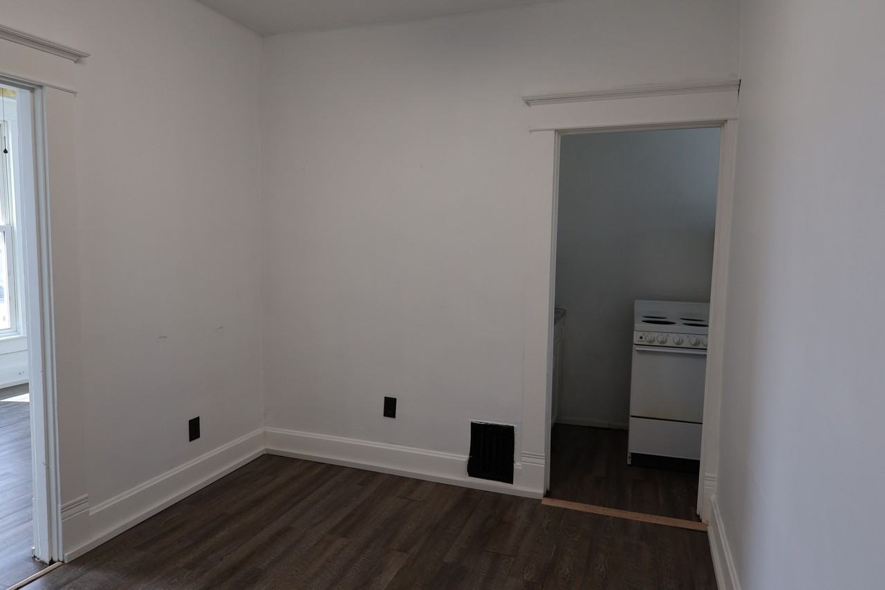 206 4th St #2 - Photo 7 of 30