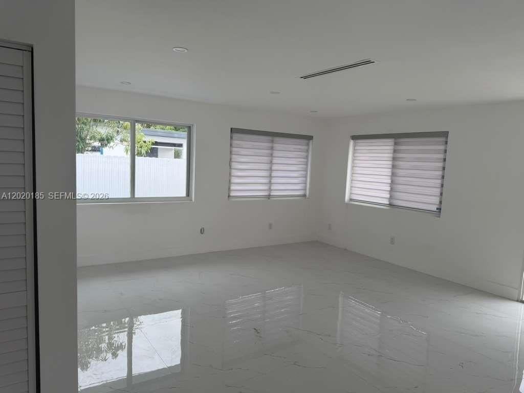 3536 Nw 14th Ter - Photo 6 of 25