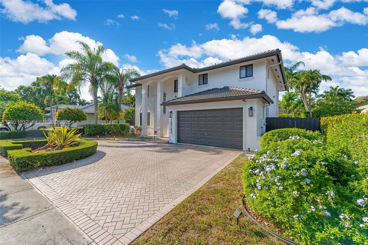 15742 Sw 102nd Ln - Photo 3 of 43