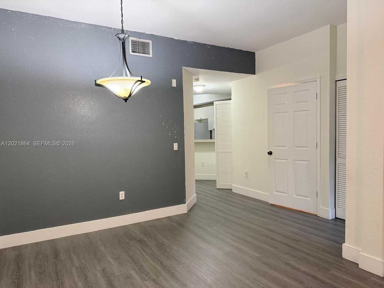 3585 Ne 5th St #102 - Photo 7 of 17