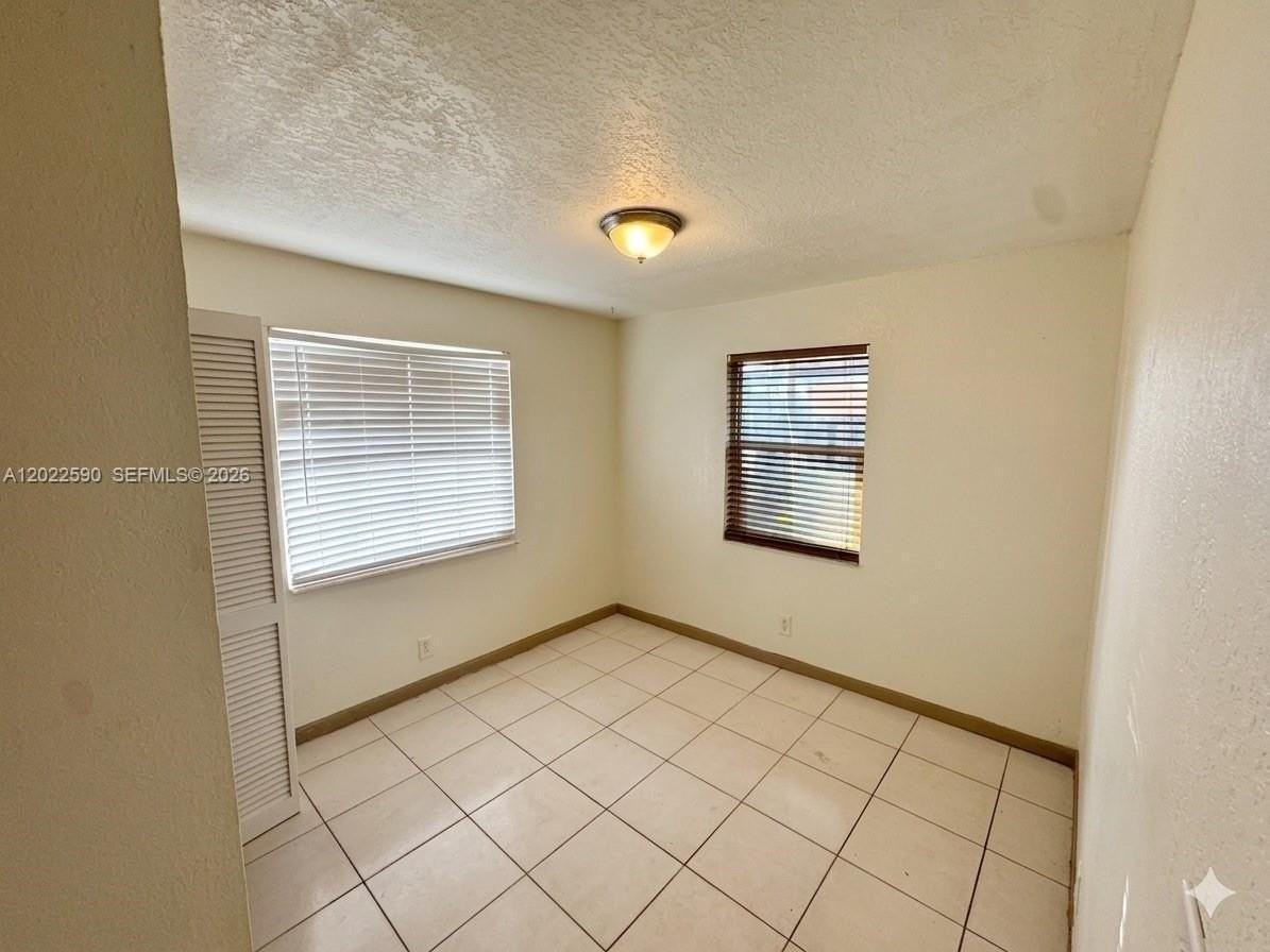 129 Se 4th Ave #1 - Photo 4 of 11