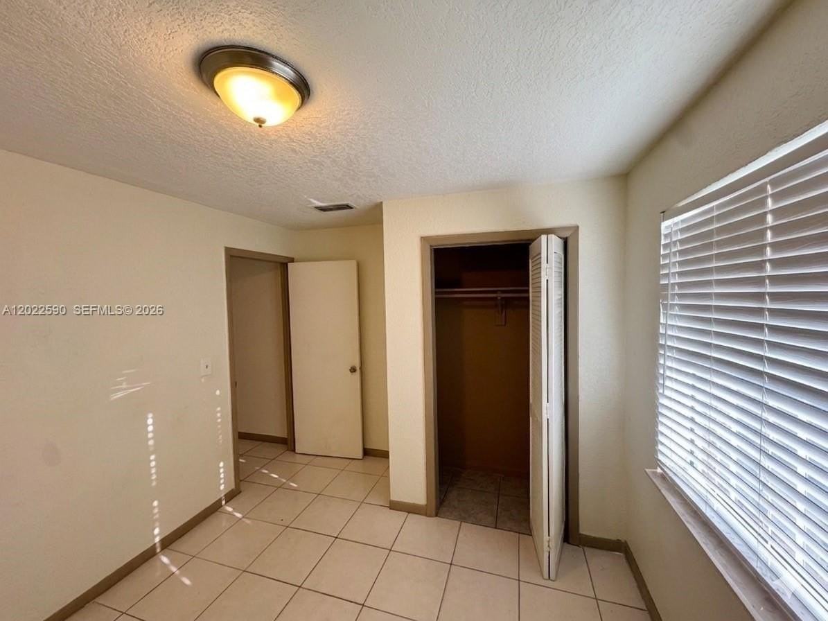 129 Se 4th Ave #1 - Photo 5 of 11
