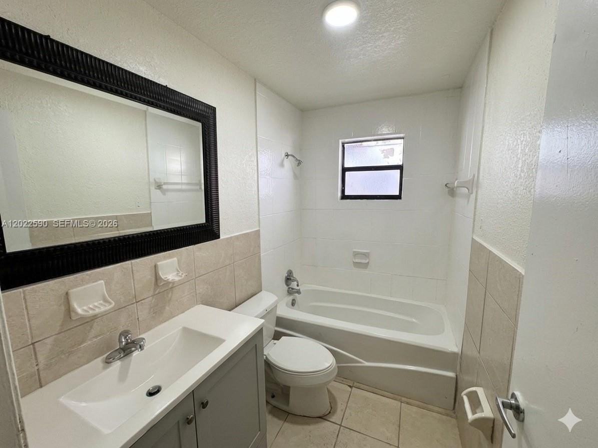 129 Se 4th Ave #1 - Photo 7 of 11