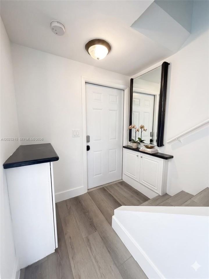 13 Sw 3rd St #13 - Photo 3 of 44