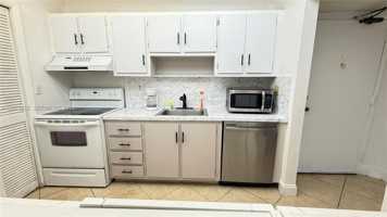 featured image of 240 Lakeview Dr #306