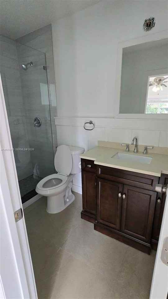 11930 Sw 187th St #1 - Photo 6 of 12