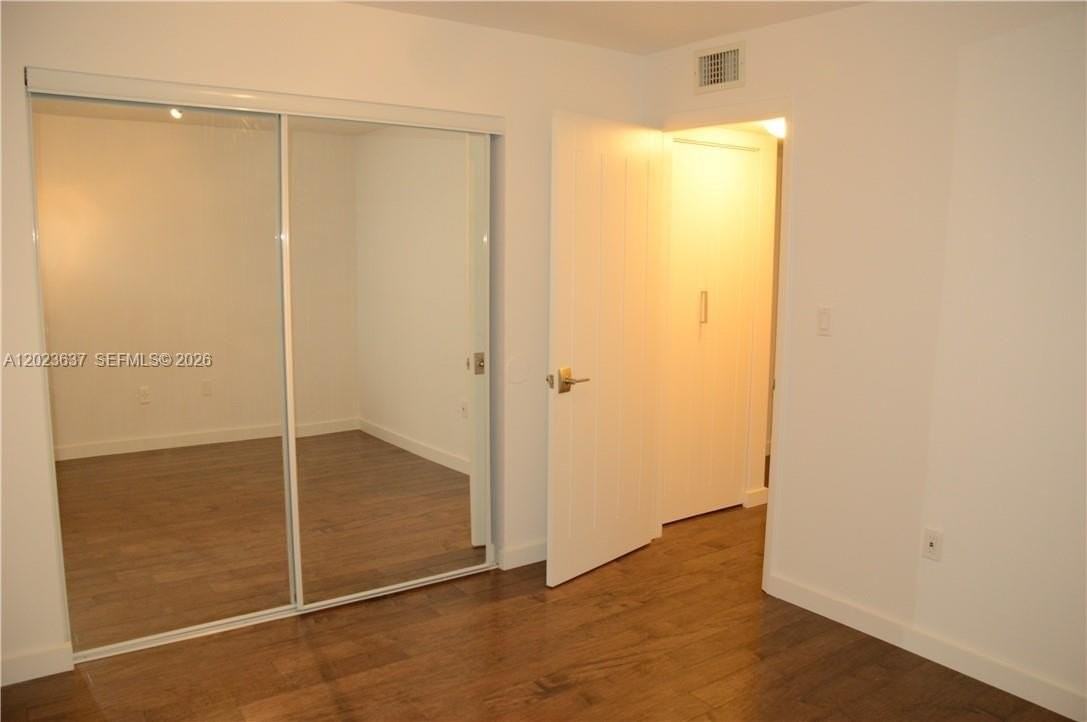 937 Michigan Ave #3 - Photo 3 of 11