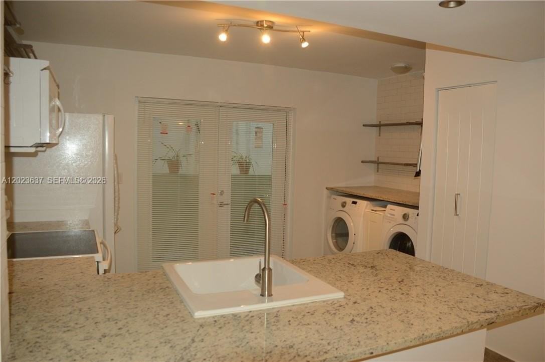 937 Michigan Ave #3 - Photo 4 of 11