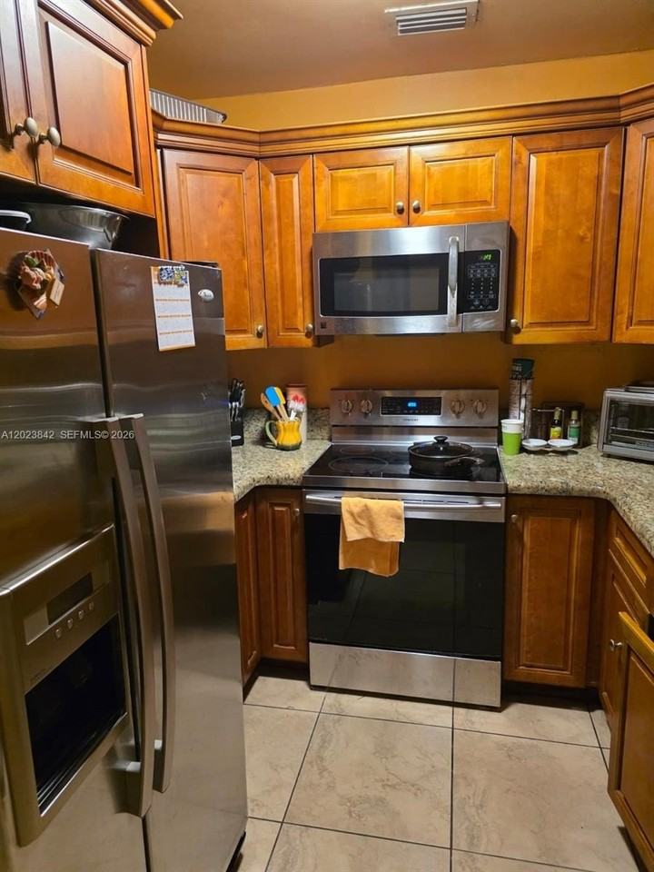620 Nw 199th St #0 - Photo 4 of 14