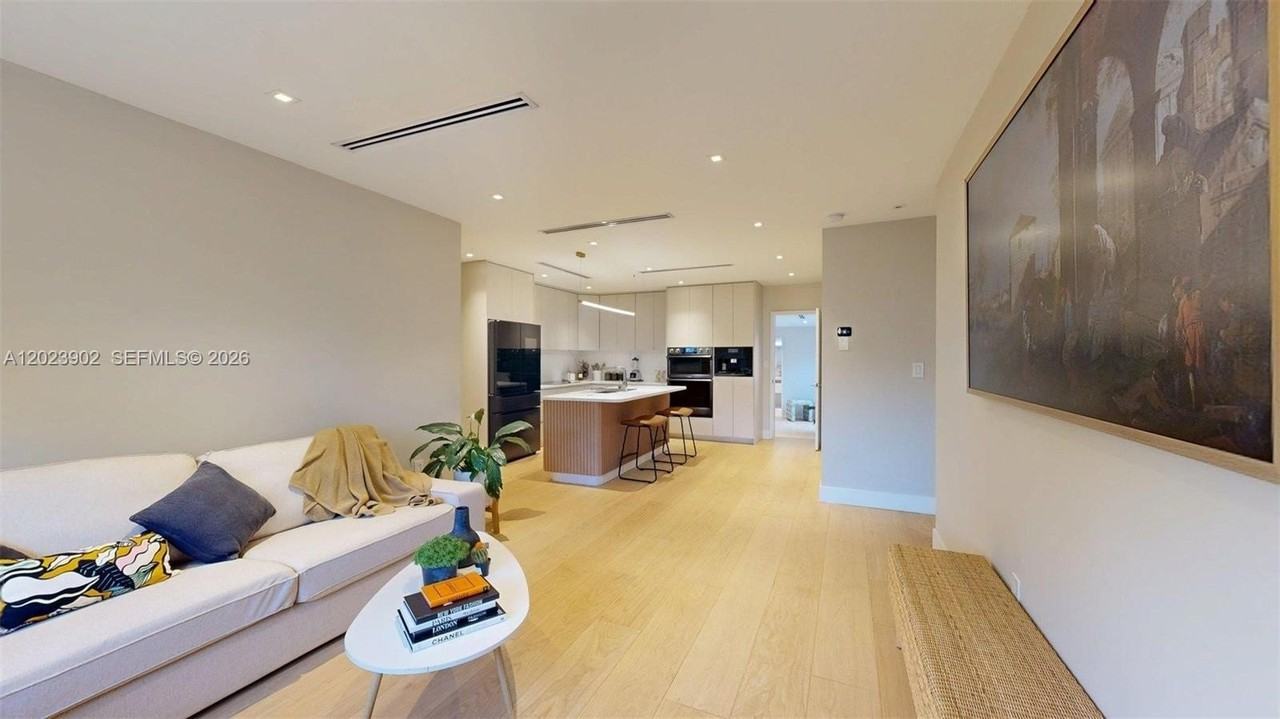 1277 Sw 19th St - Photo 2 of 50