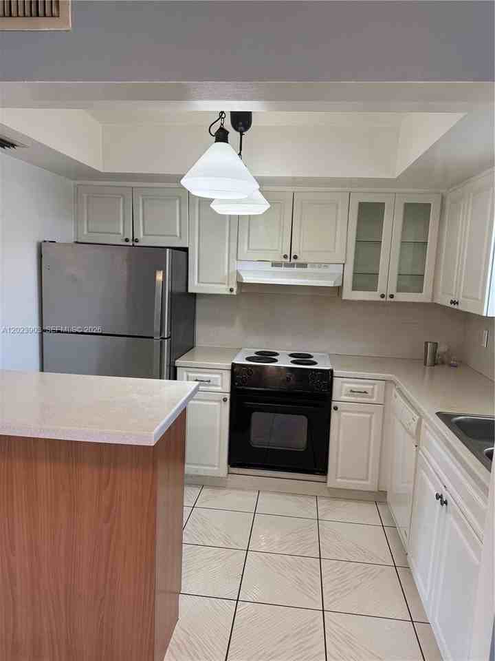 3525 Polk St #7 - Photo 4 of 11