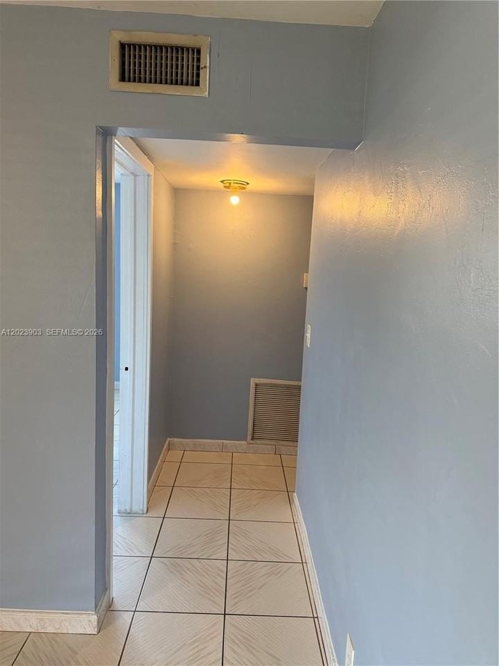 3525 Polk St #7 - Photo 5 of 11