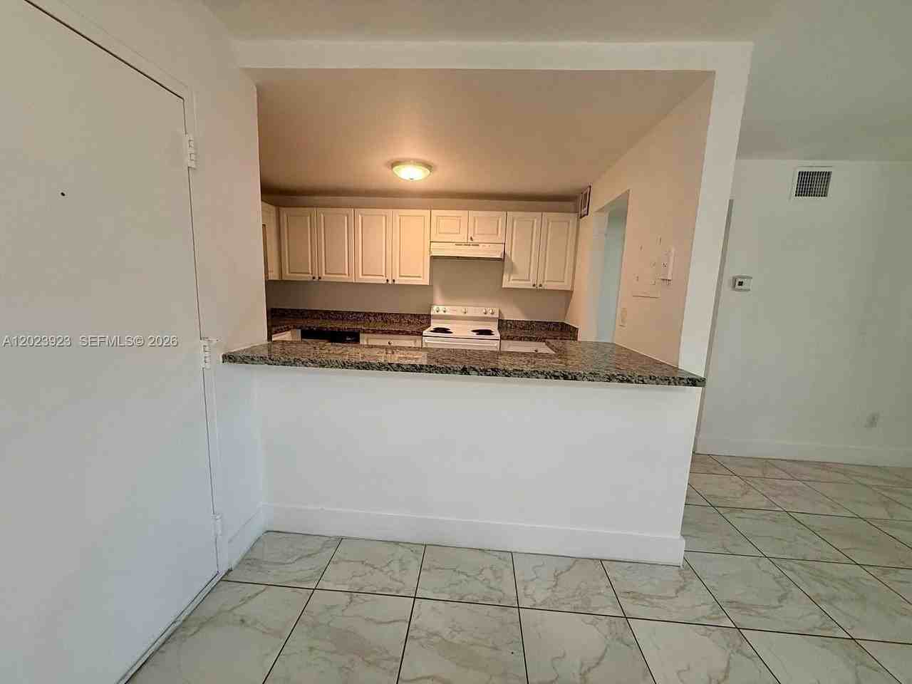 10393 N Kendall Dr #U7 - Photo 5 of 13