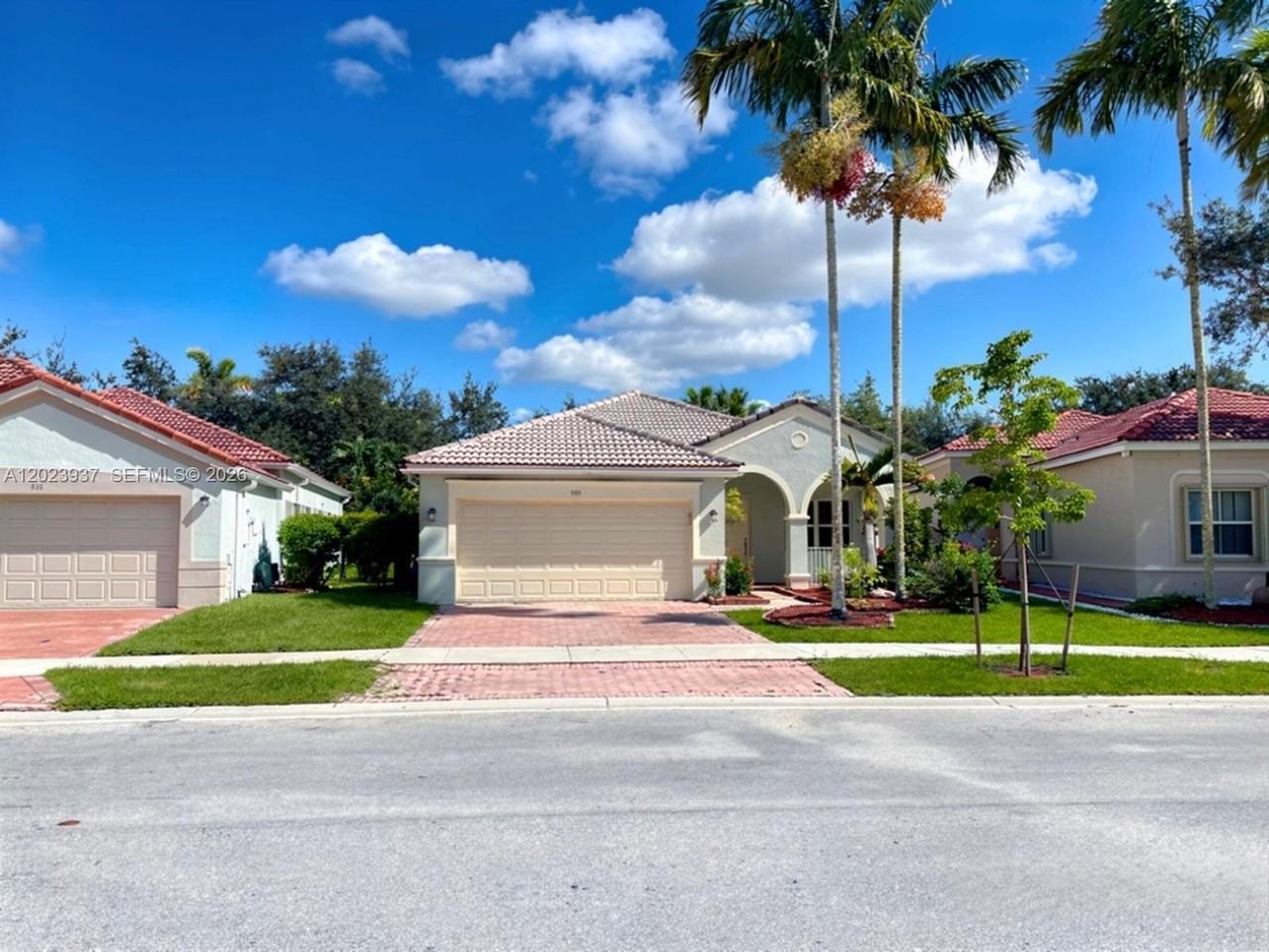 953 Tanglewood Cir #953