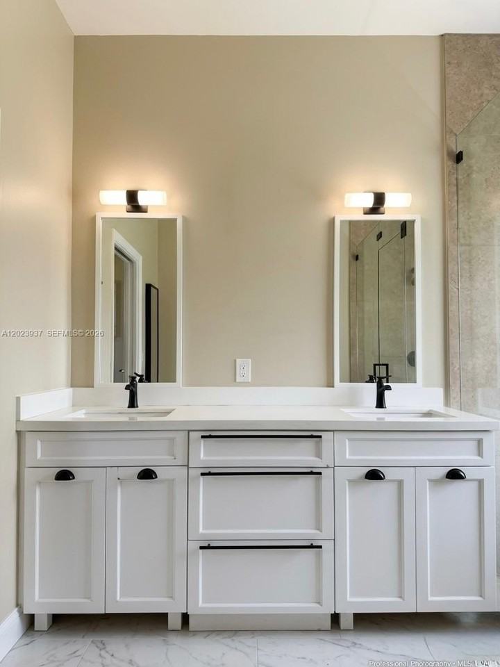953 Tanglewood Cir #953 - Photo 7 of 13
