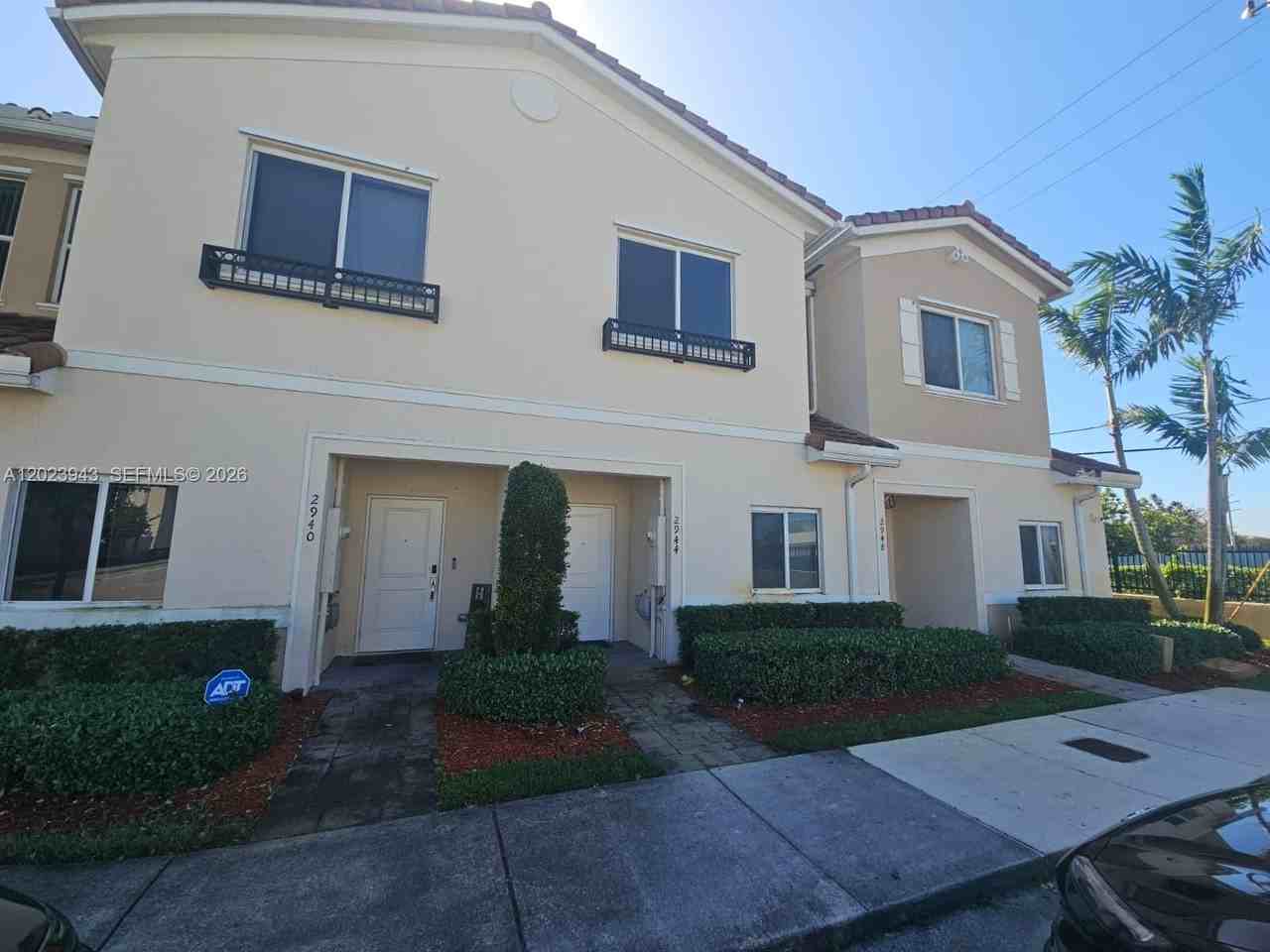2944 Nw 180th St #2944 - Photo 3 of 31