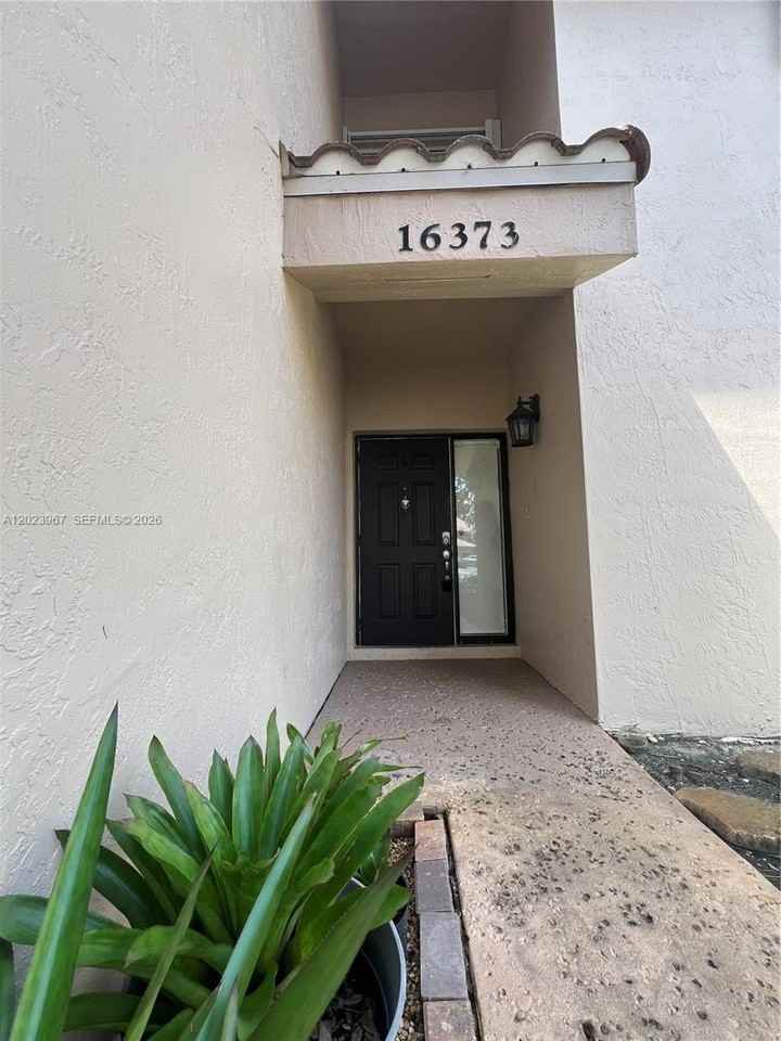16373 Malibu Dr #51 - Photo 5 of 50